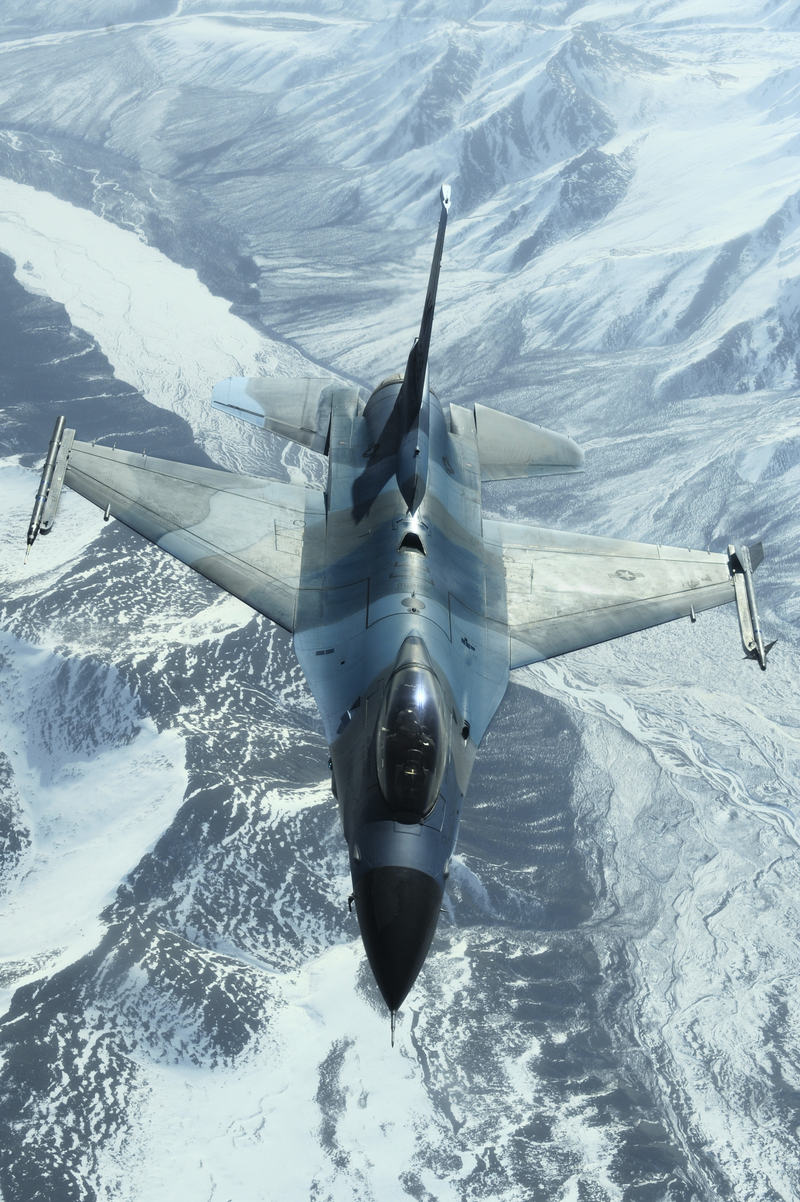 Illustration for article titled 50 Totally Stunning Combat Aircraft Photos Taken Around Alaska
